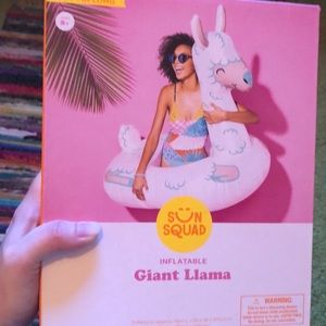 Giant llama pool floaty